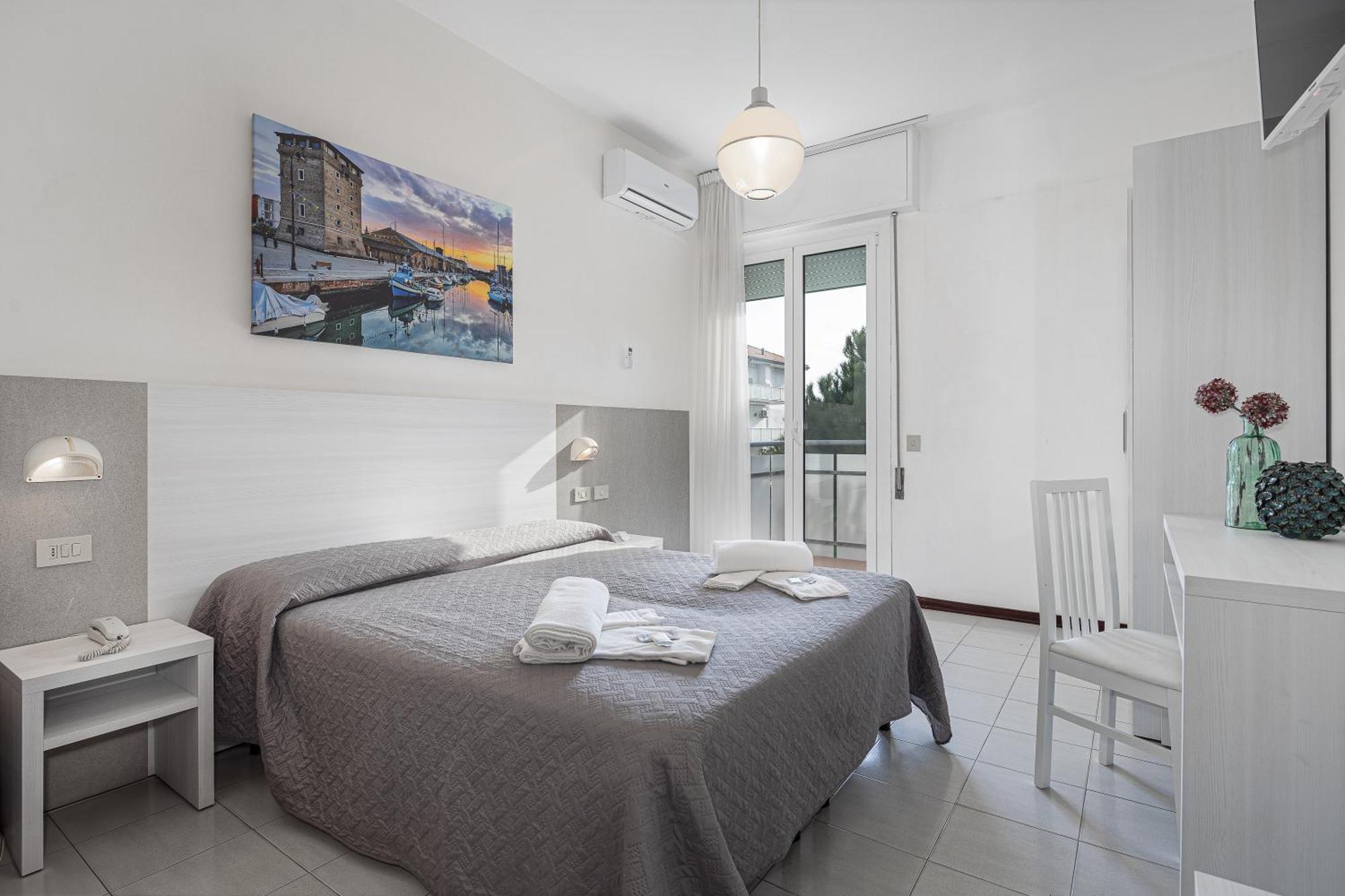 Hotel Astrid Cervia Exterior photo