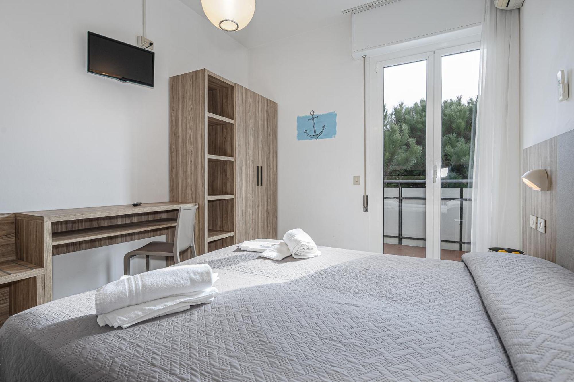 Hotel Astrid Cervia Exterior photo