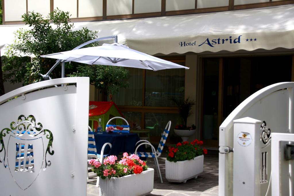 Hotel Astrid Cervia Exterior photo