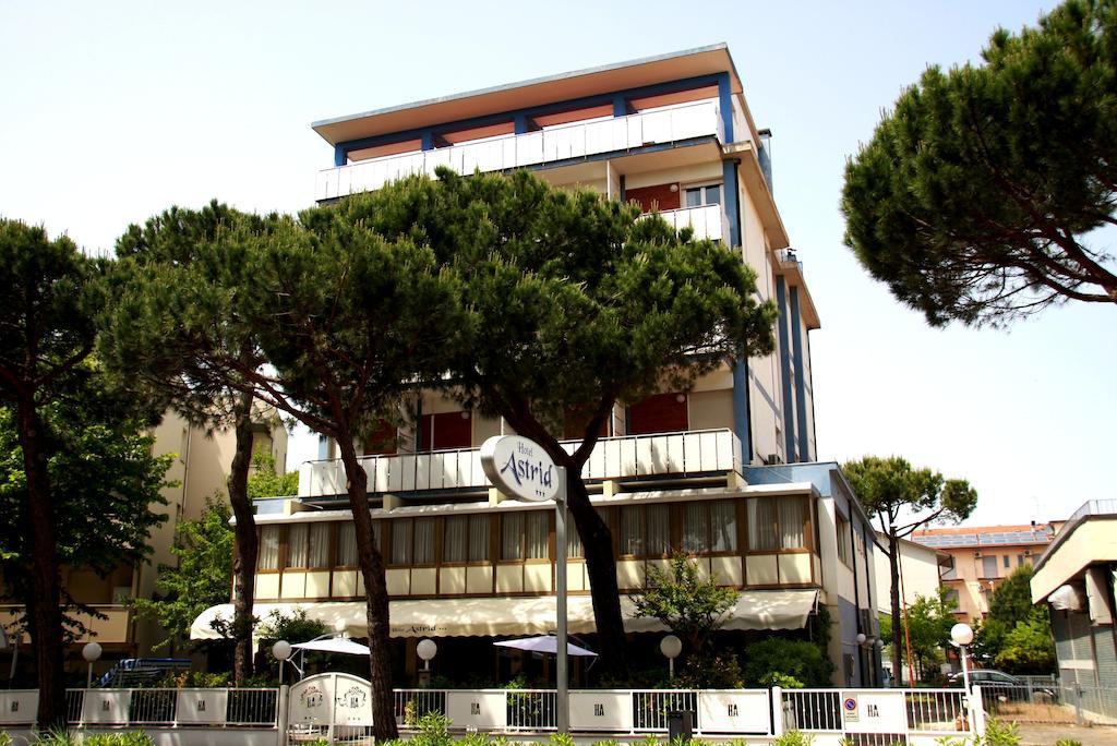 Hotel Astrid Cervia Exterior photo